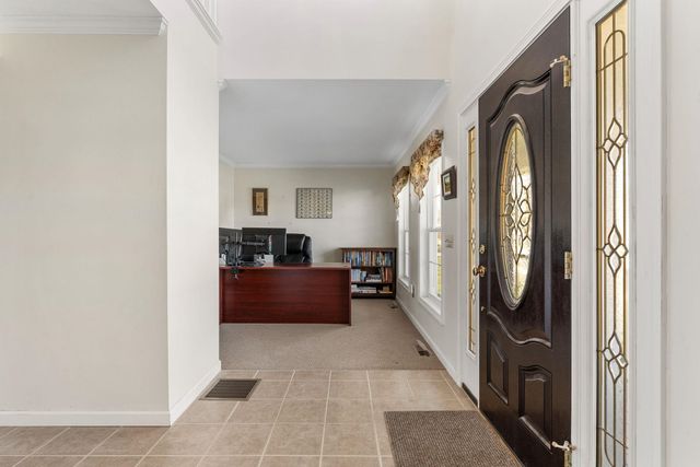 99 James Avenue, Burlington, VT 05408