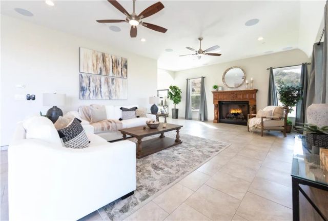 26045 Lucille Circle, Murrieta, CA 92562