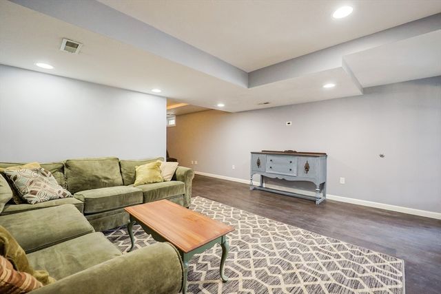 55 Northbridge Road, Mendon, MA 01756