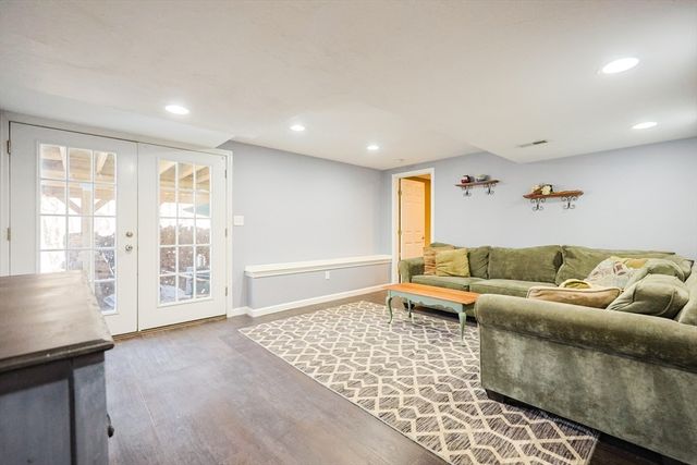 55 Northbridge Road, Mendon, MA 01756