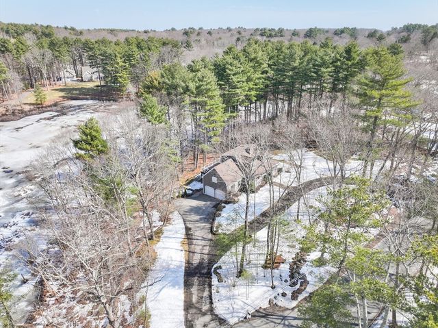 55 Northbridge Road, Mendon, MA 01756