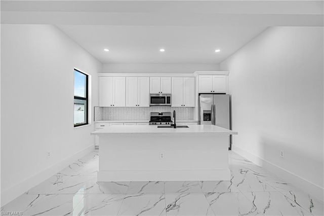 1633 NW 31st PL, Cape Coral, FL 33993