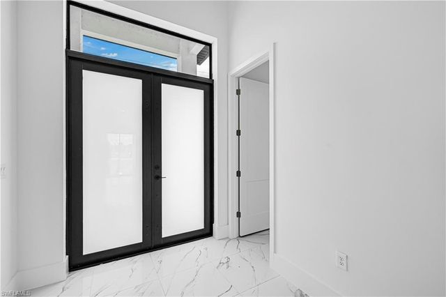 1633 NW 31st PL, Cape Coral, FL 33993