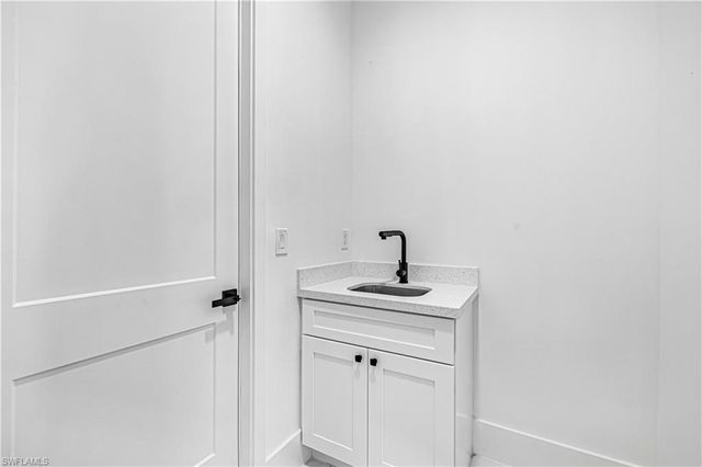 1633 NW 31st PL, Cape Coral, FL 33993