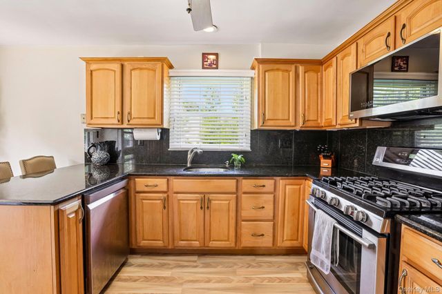 34 Glenside Drive, New City, NY 10956