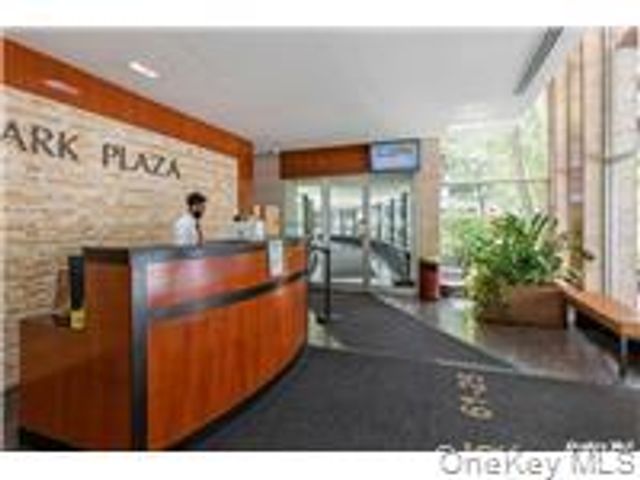 61-25 97 Street 2B, Rego Park, NY 11374