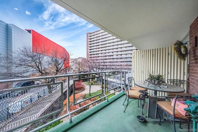 61-25 97 Street 2B, Rego Park, NY 11374