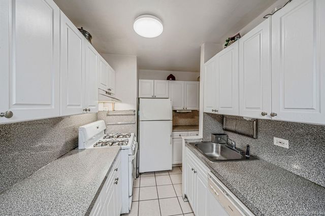 61-25 97 Street 2B, Rego Park, NY 11374