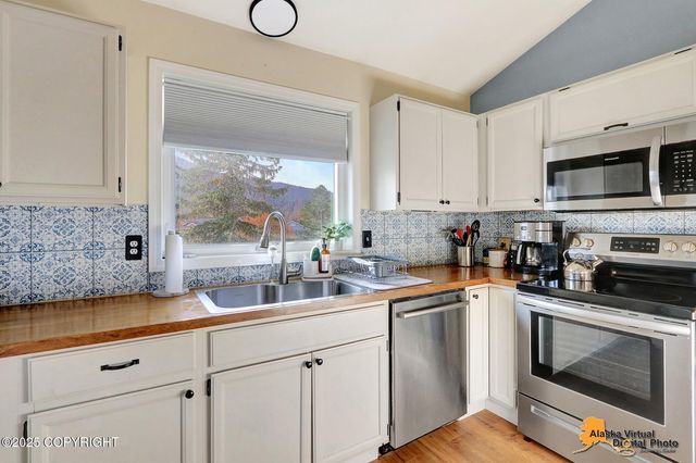 18831 Sarichef Loop, Eagle River, AK 99577