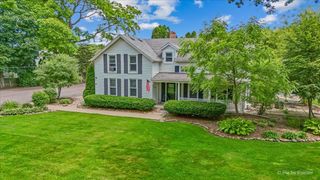 5016 N Oak Street, Crystal Lake, IL 60012