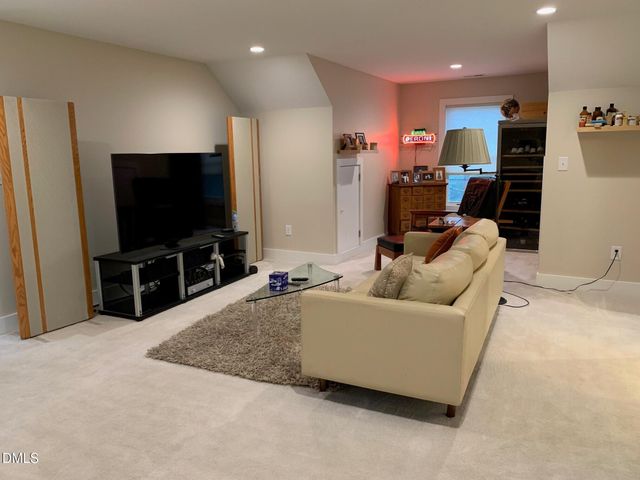 207 N Nash Street, Hillsborough, NC 27278
