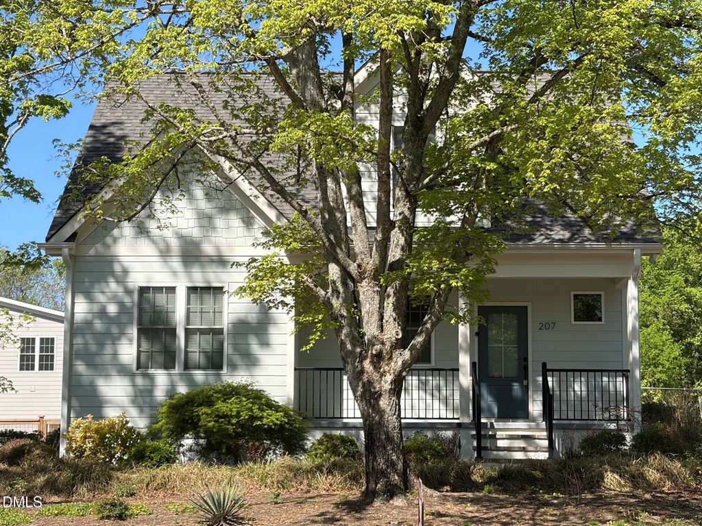 207 N Nash Street, Hillsborough, NC 27278