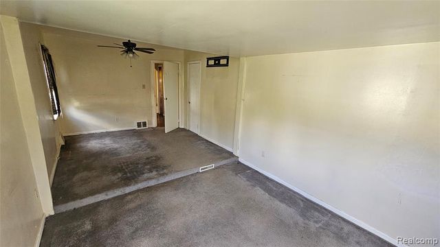 6303 Grandmont Avenue, Detroit, MI 48228