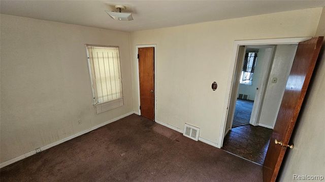 6303 Grandmont Avenue, Detroit, MI 48228