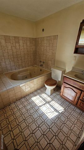 6303 Grandmont Avenue, Detroit, MI 48228