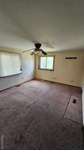 6303 Grandmont Avenue, Detroit, MI 48228