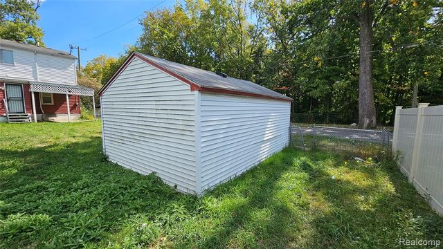 6303 Grandmont Avenue, Detroit, MI 48228