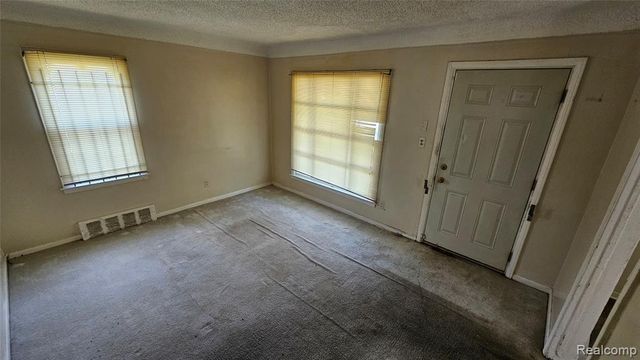 6303 Grandmont Avenue, Detroit, MI 48228