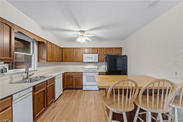 2513 Cottage Place, Greensboro, NC 27455