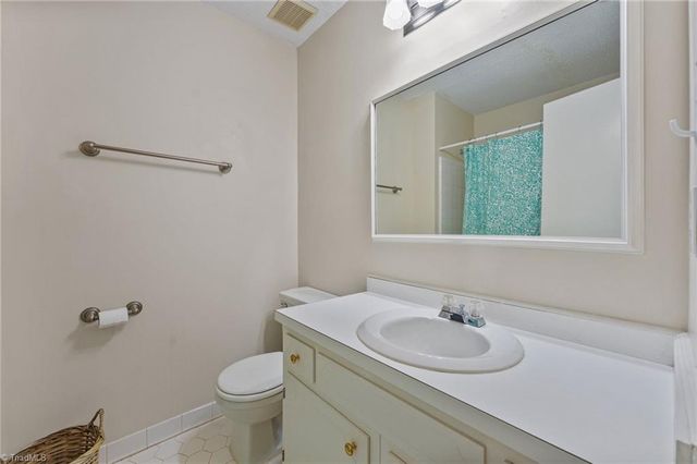 2513 Cottage Place, Greensboro, NC 27455