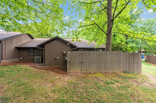 2513 Cottage Place, Greensboro, NC 27455