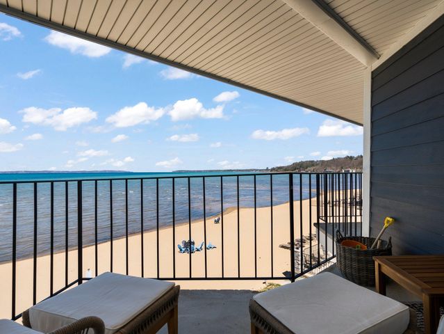 2211 N US-31, East Bay Twp, MI 49686