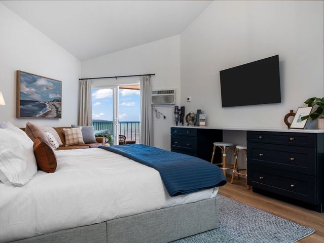 2211 N US-31, East Bay Twp, MI 49686