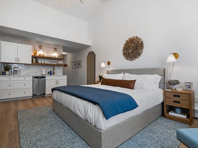 2211 N US-31, East Bay Twp, MI 49686