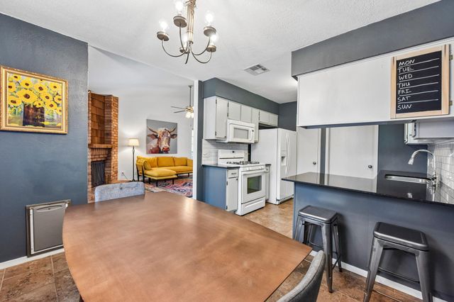 1413 W Braker LN B, Austin, TX 78758