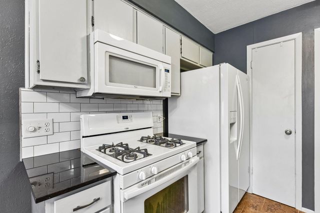 1413 W Braker LN B, Austin, TX 78758
