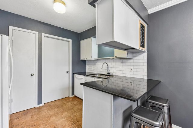1413 W Braker LN B, Austin, TX 78758