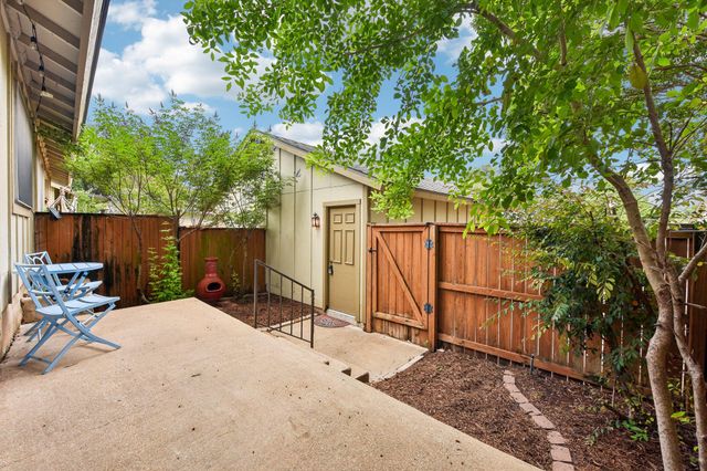 1413 W Braker LN B, Austin, TX 78758