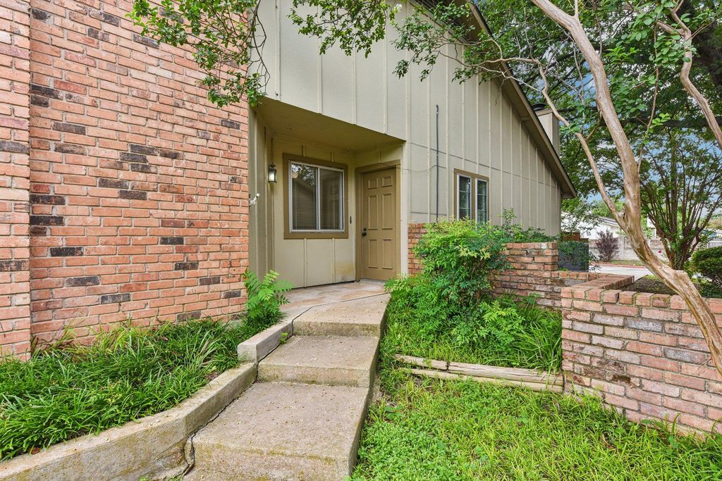 1413 W Braker LN B, Austin, TX 78758