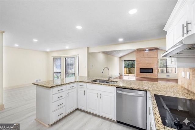 234 Shadow Lake Drive SW, Lilburn, GA 30047