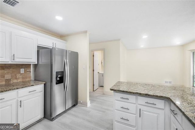 234 Shadow Lake Drive SW, Lilburn, GA 30047