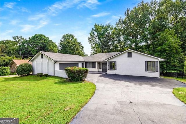 234 Shadow Lake Drive SW, Lilburn, GA 30047