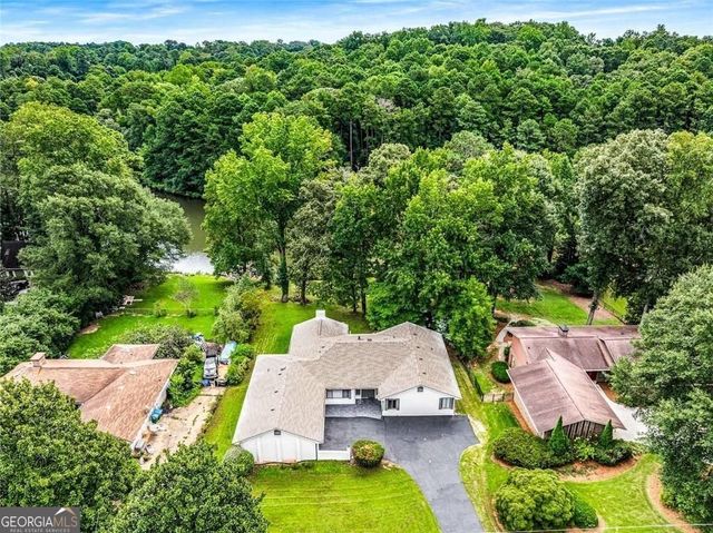 234 Shadow Lake Drive SW, Lilburn, GA 30047