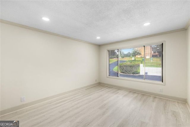 234 Shadow Lake Drive SW, Lilburn, GA 30047