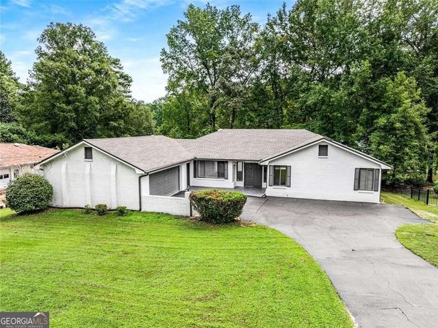 234 Shadow Lake Drive SW, Lilburn, GA 30047