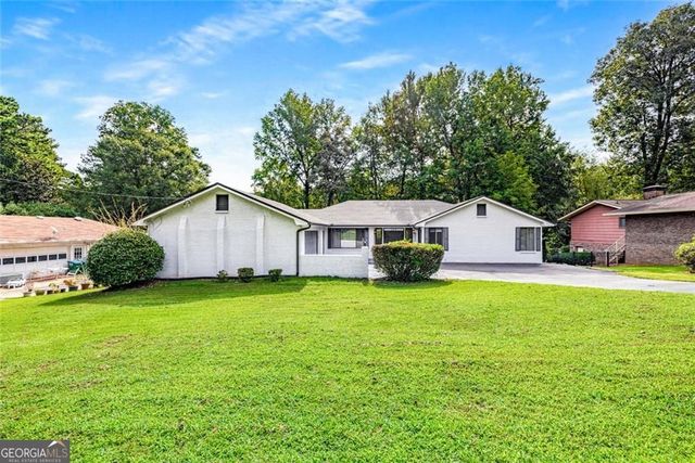 234 Shadow Lake Drive SW, Lilburn, GA 30047