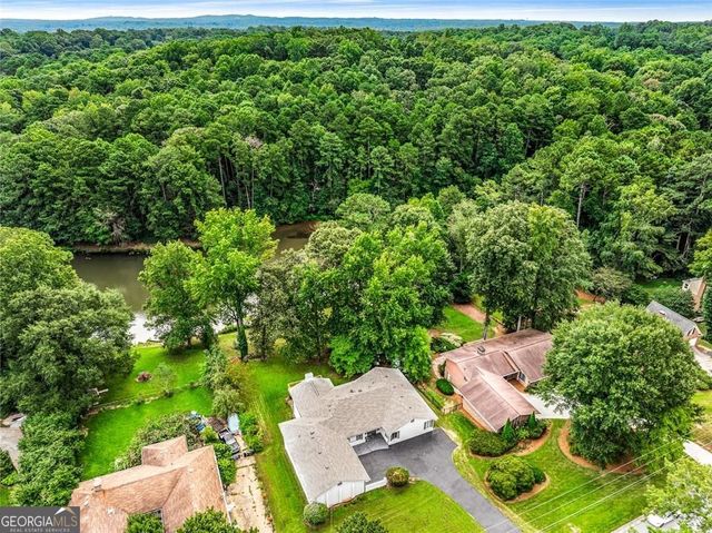 234 Shadow Lake Drive SW, Lilburn, GA 30047