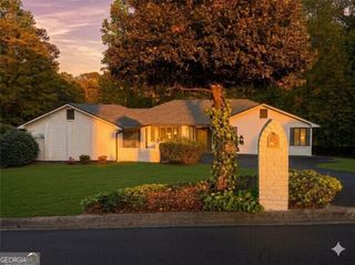 234 Shadow Lake Drive SW, Lilburn, GA 30047
