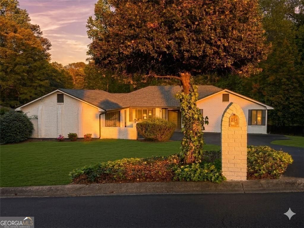 234 Shadow Lake Drive SW, Lilburn, GA 30047