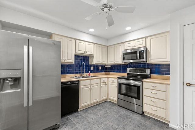 974 Claytonbrook Drive 1A, Ballwin, MO 63011