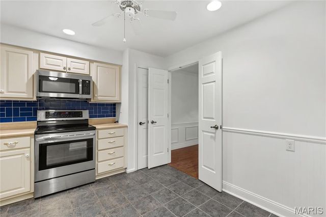 974 Claytonbrook Drive 1A, Ballwin, MO 63011