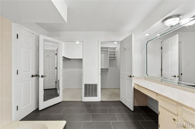 974 Claytonbrook Drive 1A, Ballwin, MO 63011