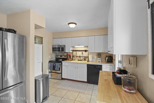 2611 Coveview Drive, Toledo, OH 43611