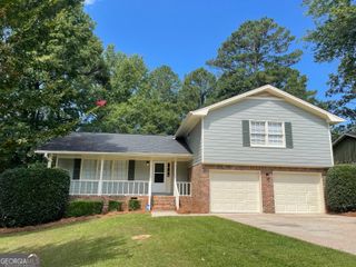 1679 Oak Forest Drive SE, Conyers, GA 30013