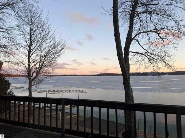 9459 N Long Lake Road, Traverse City, MI 49685