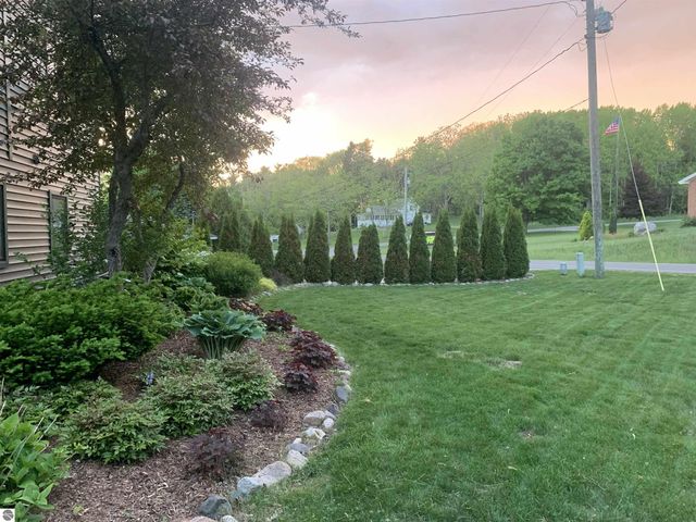 9459 N Long Lake Road, Traverse City, MI 49685